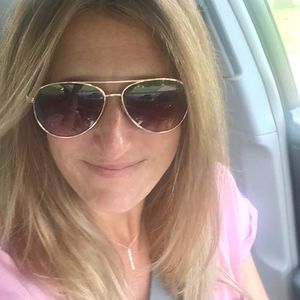 Meet your Posher, Robin